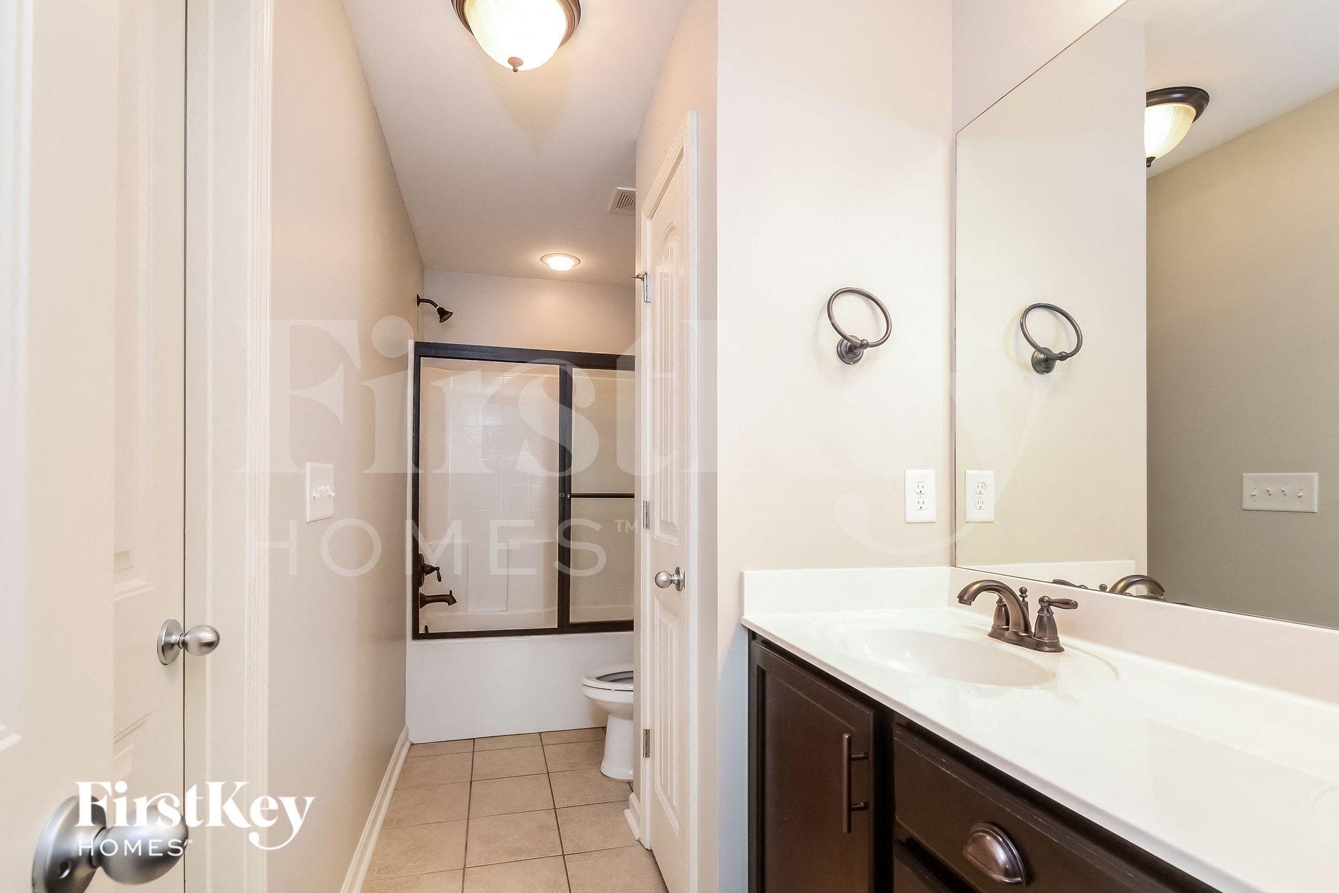 Building Photo - 465 W Park Dr