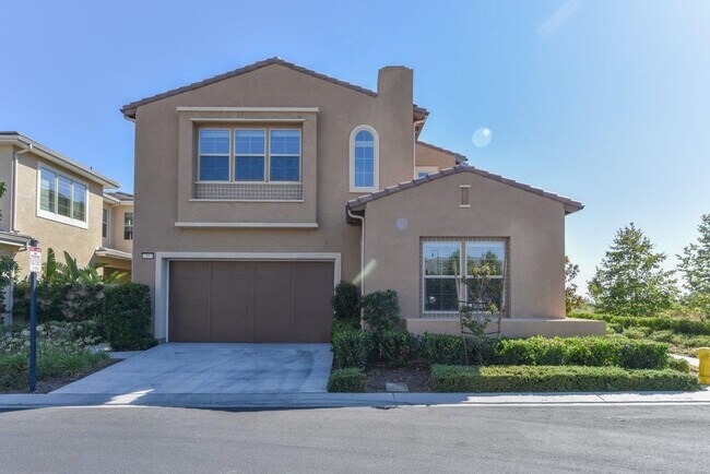 Building Photo - 4bd/4.5ba Single Family House w/ VIEW Gate...