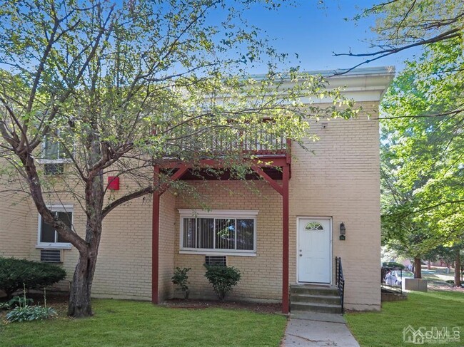 Primary Photo - 21 Lake Ave