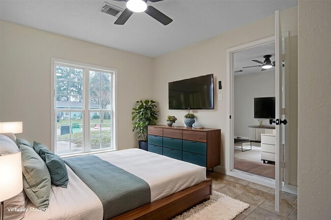 Building Photo - 5946 Beldart St