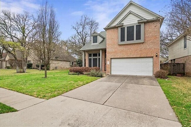 Building Photo - 1006 Oaklands Dr