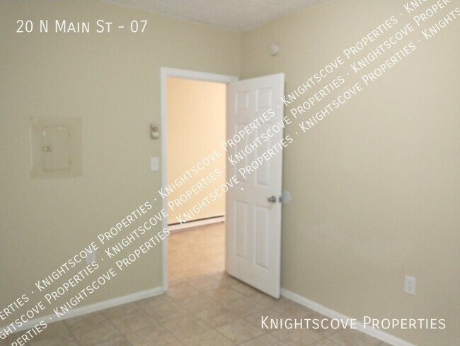 Building Photo - 20 N Main St