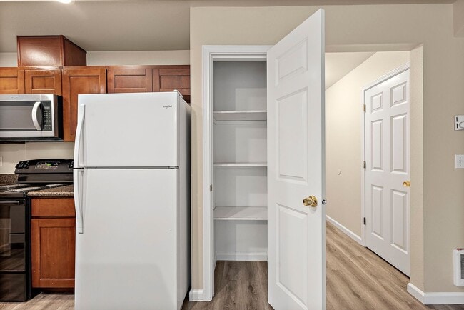 Building Photo - Invest LLC 4330