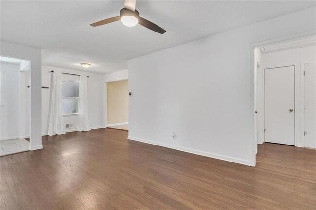 Building Photo - 2473 Harwood Dr
