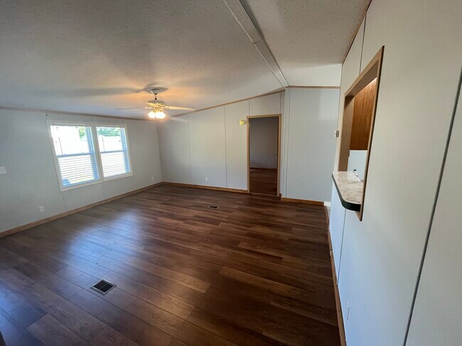 Building Photo - 492 McSwain Rd