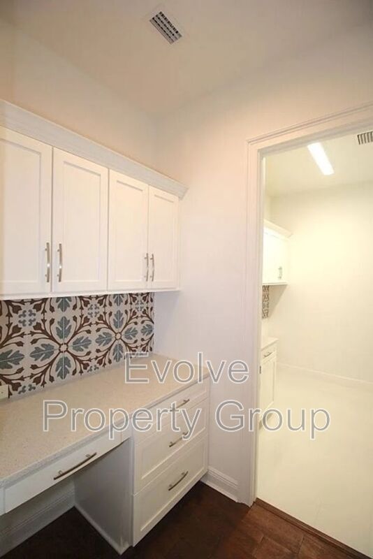 Building Photo - 20 Del Palma Dr