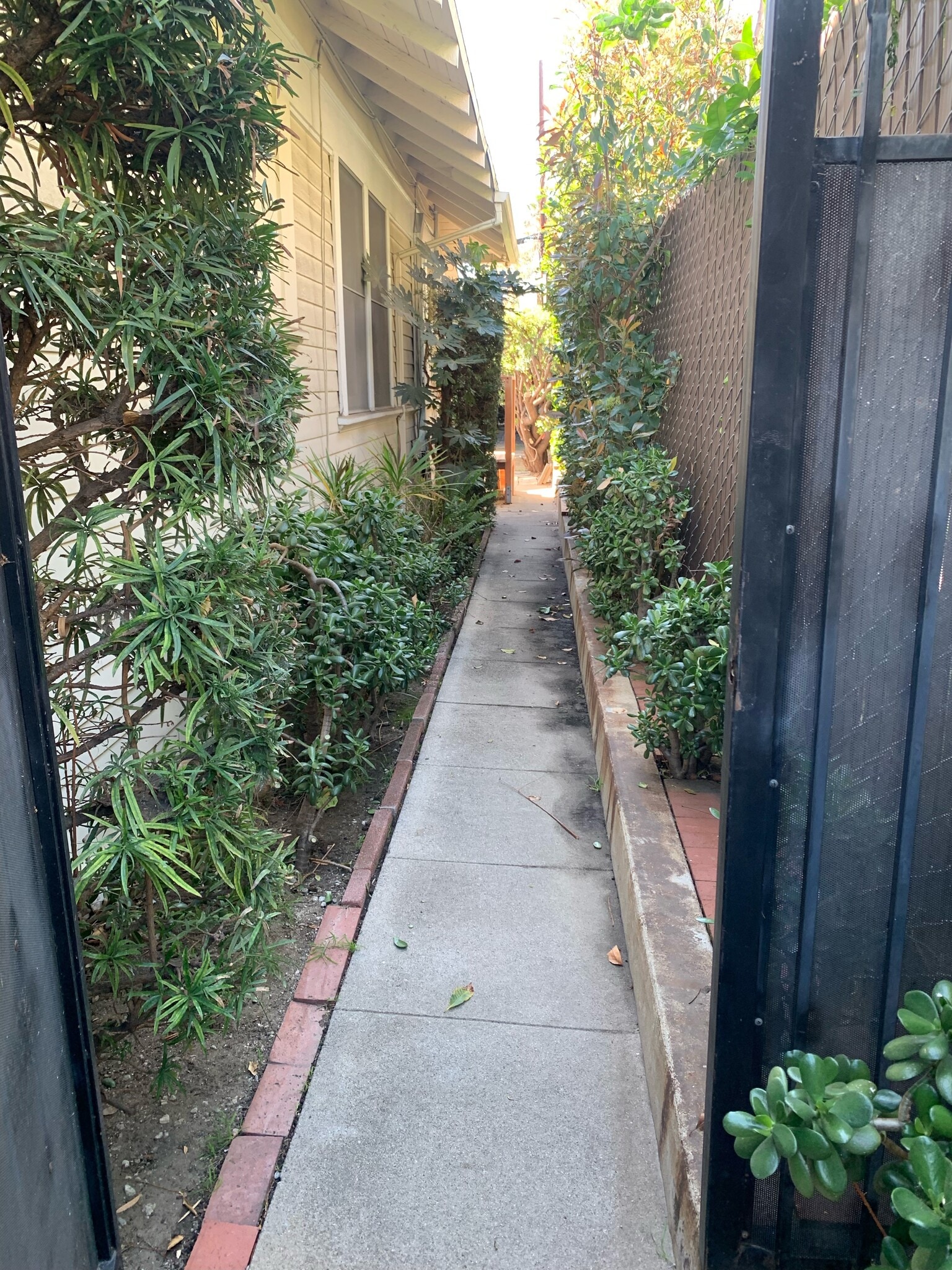 Private Gated Entry - 1427 N Hudson Ave