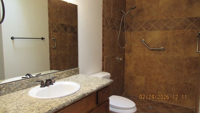 Building Photo - 3 Bedroom 2 bathroom 2 car garage