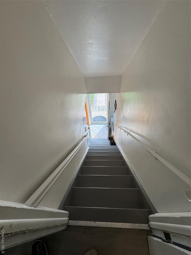 Building Photo - 8 Elmira St