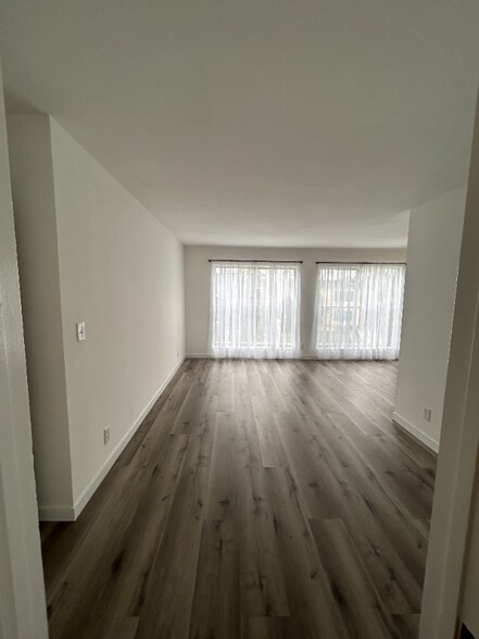 Primary Photo - 815 Crenshaw Blvd