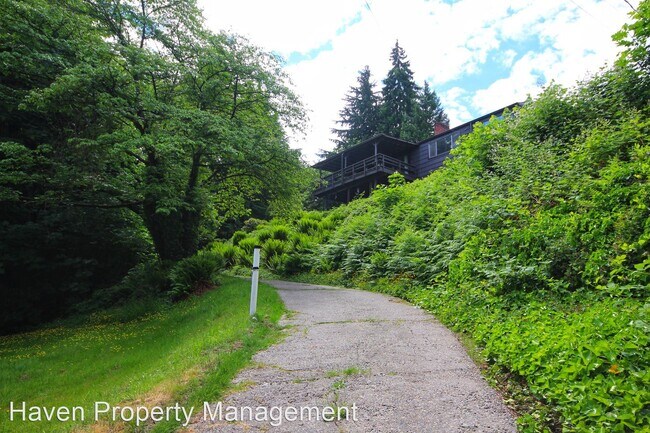 Building Photo - 2 br, 1.5 bath House - 10831 Aqua Way S Un...