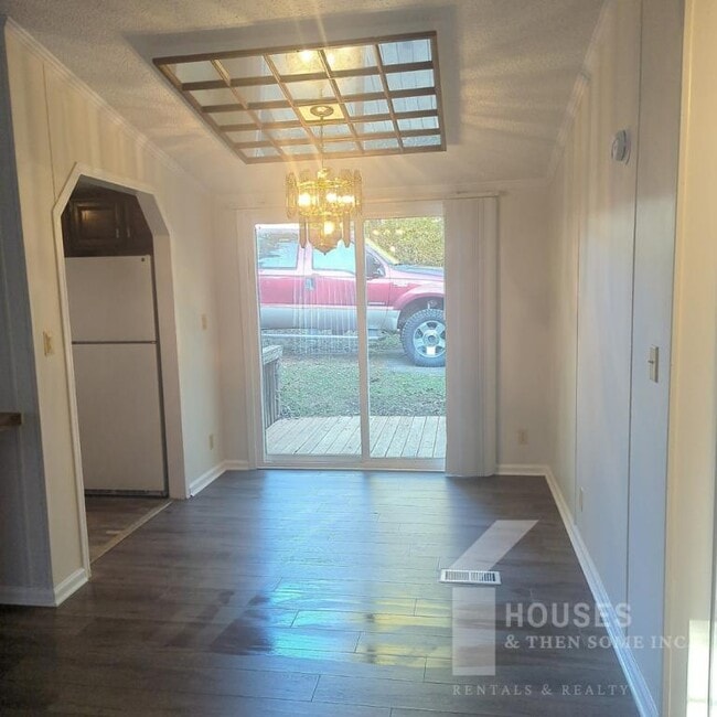 Building Photo - 224 Double Bridge Rd