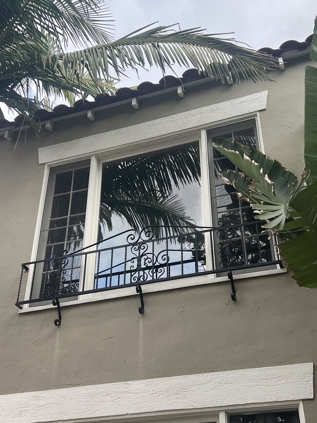 Exterior window with ironwork - 1614 Cimarron St