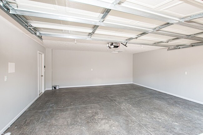 Building Photo - 500 Eagle Pointe Dr