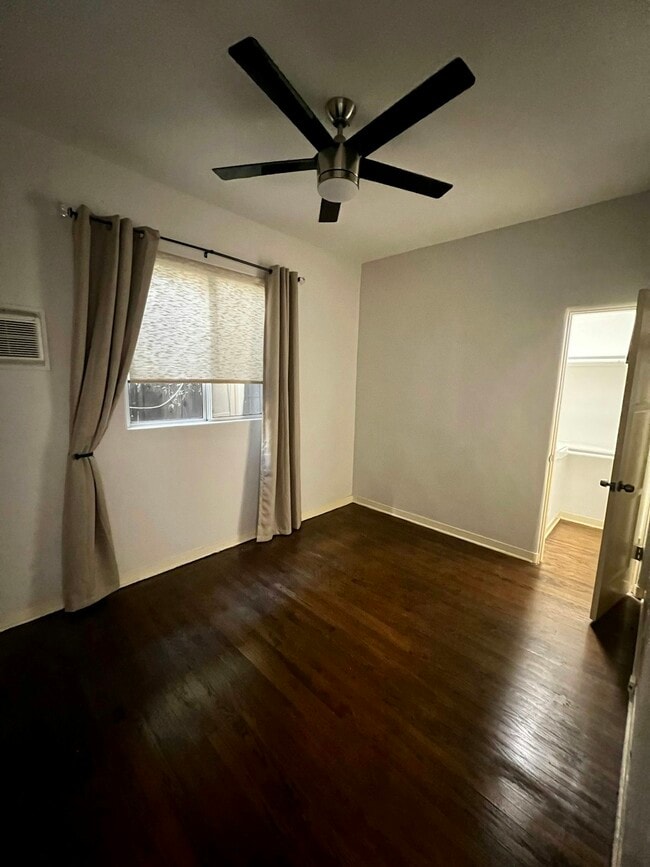 Building Photo - 934 N Ogden Dr