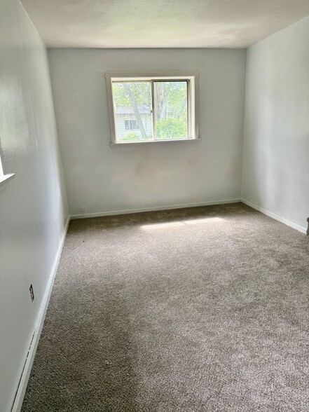Building Photo - 32772 Missaukee Ct