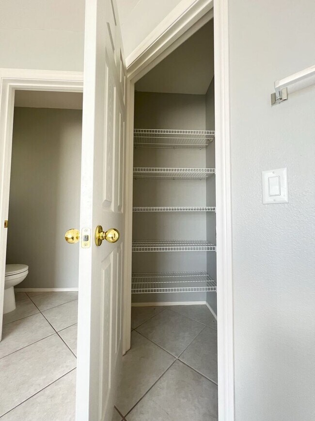 Building Photo - Southwest Rustic Charmet