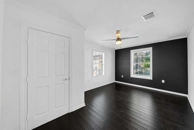 Building Photo - 1710 Shelby St