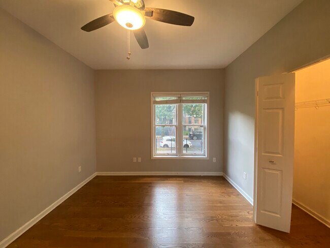 Building Photo - 650 W Arlington Pl
