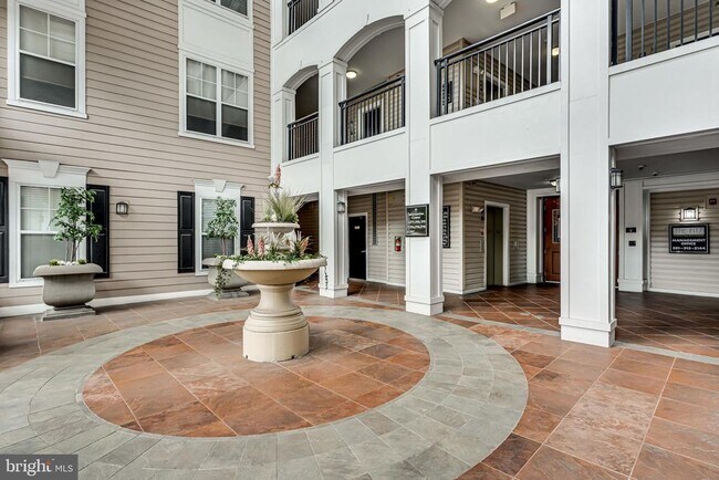 Building Photo - 501 Hungerford Dr