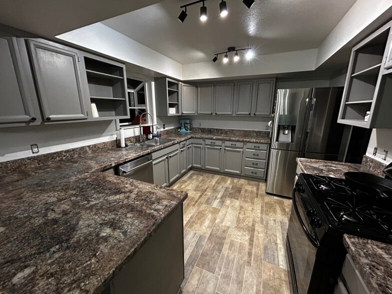 Building Photo - 8621 Leeper Cir