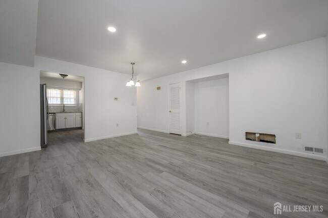 Building Photo - 805 Darlington Dr