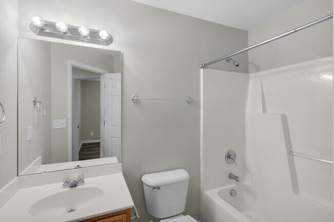 Building Photo - 152 Crooked Run Dr