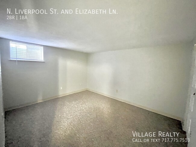 Building Photo - END-unit! Affordable 2-Bed Convenient to I...