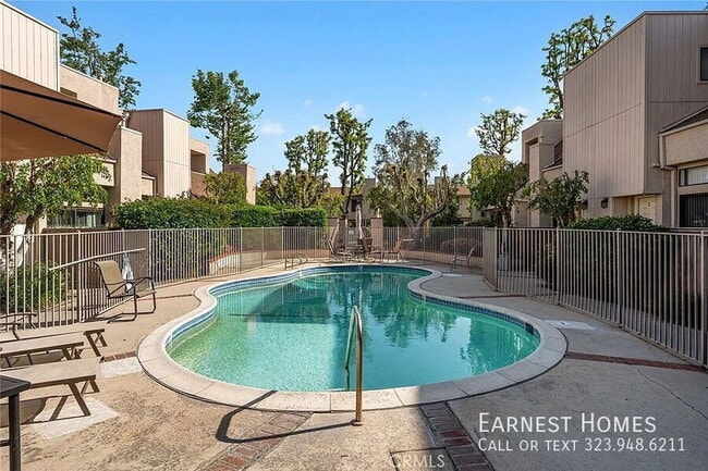 Primary Photo - 15175 Magnolia Blvd