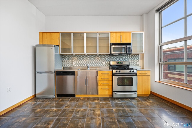 Building Photo - 10 Ann St