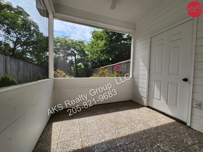 Building Photo - 756 3rd St NE