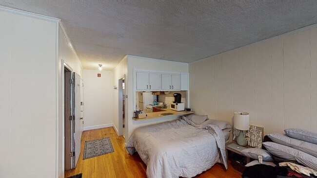 Building Photo - 513 Beacon St