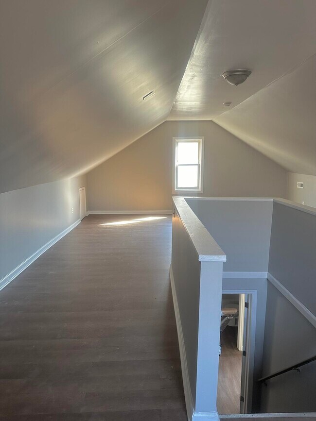 Building Photo - 1105 Sparks Rd