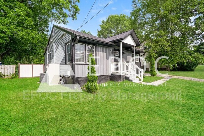 Building Photo - 405 Peele St