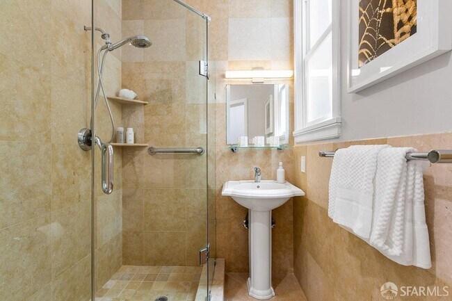 Building Photo - 228 Mallorca Way