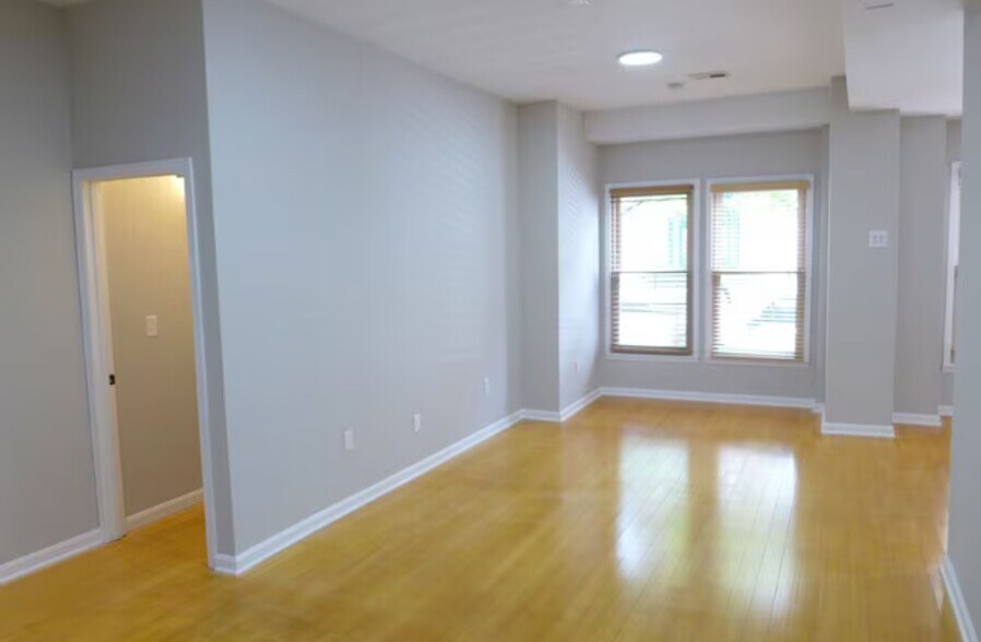 Building Photo - 324 Park Ave