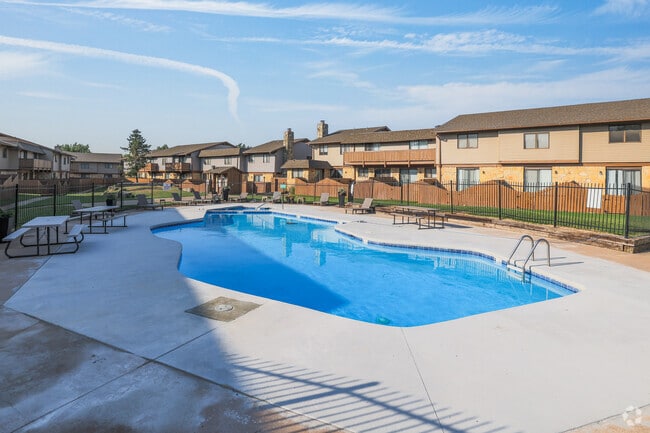 Building Photo - Parke East Townhomes