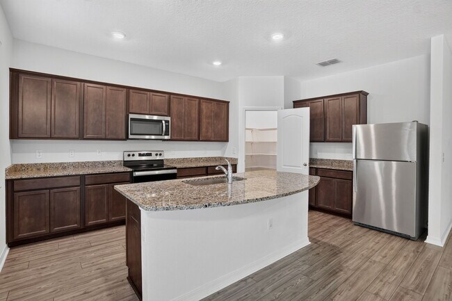 Building Photo - 6170 Dolostone Dr