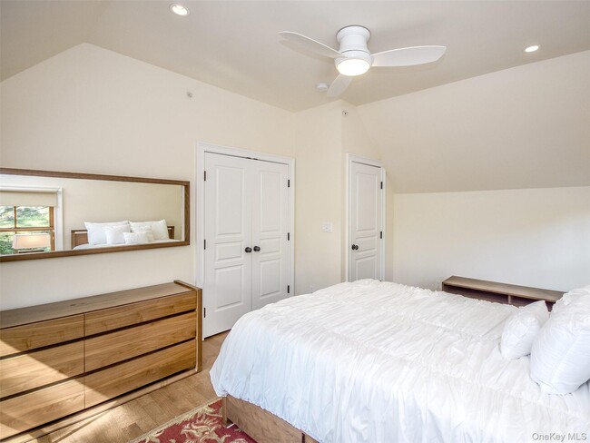 Building Photo - 290 8th Ave