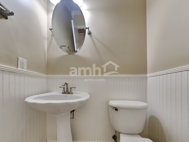 Building Photo - 70 Maxton Ave