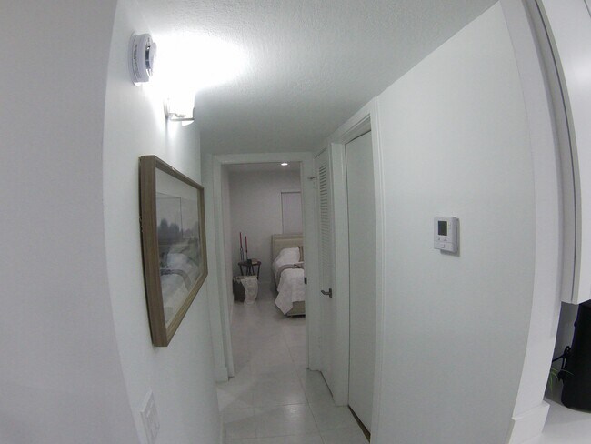 Building Photo - 541 Normandy Ln