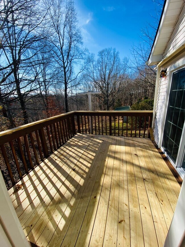 Building Photo - 2 Bed 2 Bath Home in Whites Creek. 20 minu...