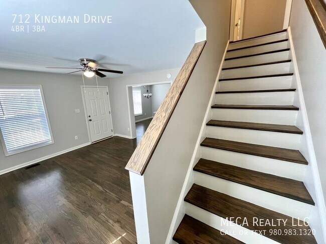 Building Photo - 712 Kingman Dr