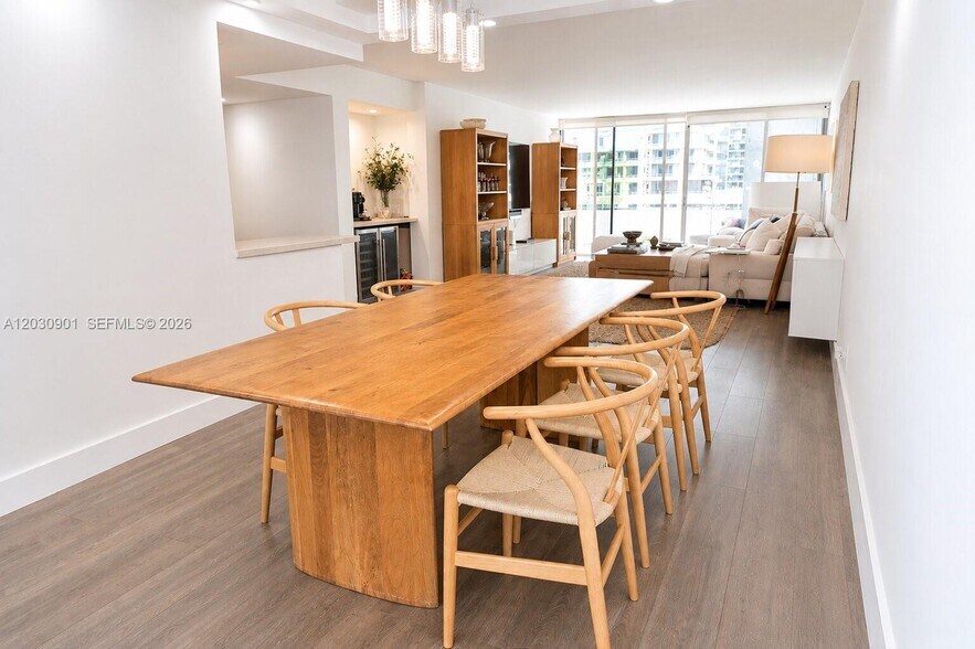 Building Photo - 1627 Brickell Ave