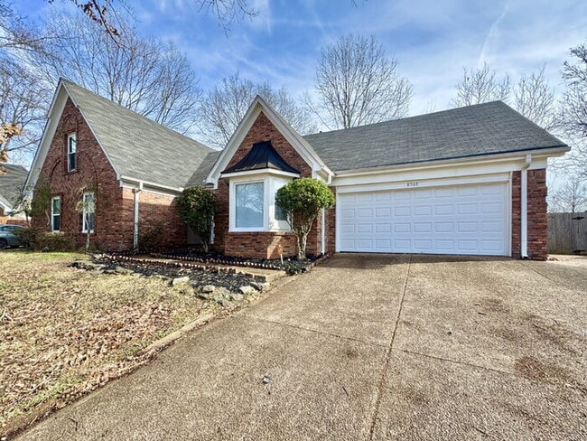 Building Photo - 8569 Kings Cross Cove