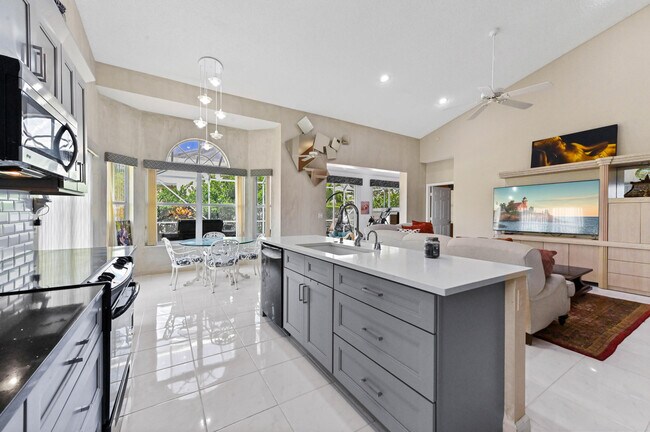 Building Photo - 8319 Horseshoe Bay Rd