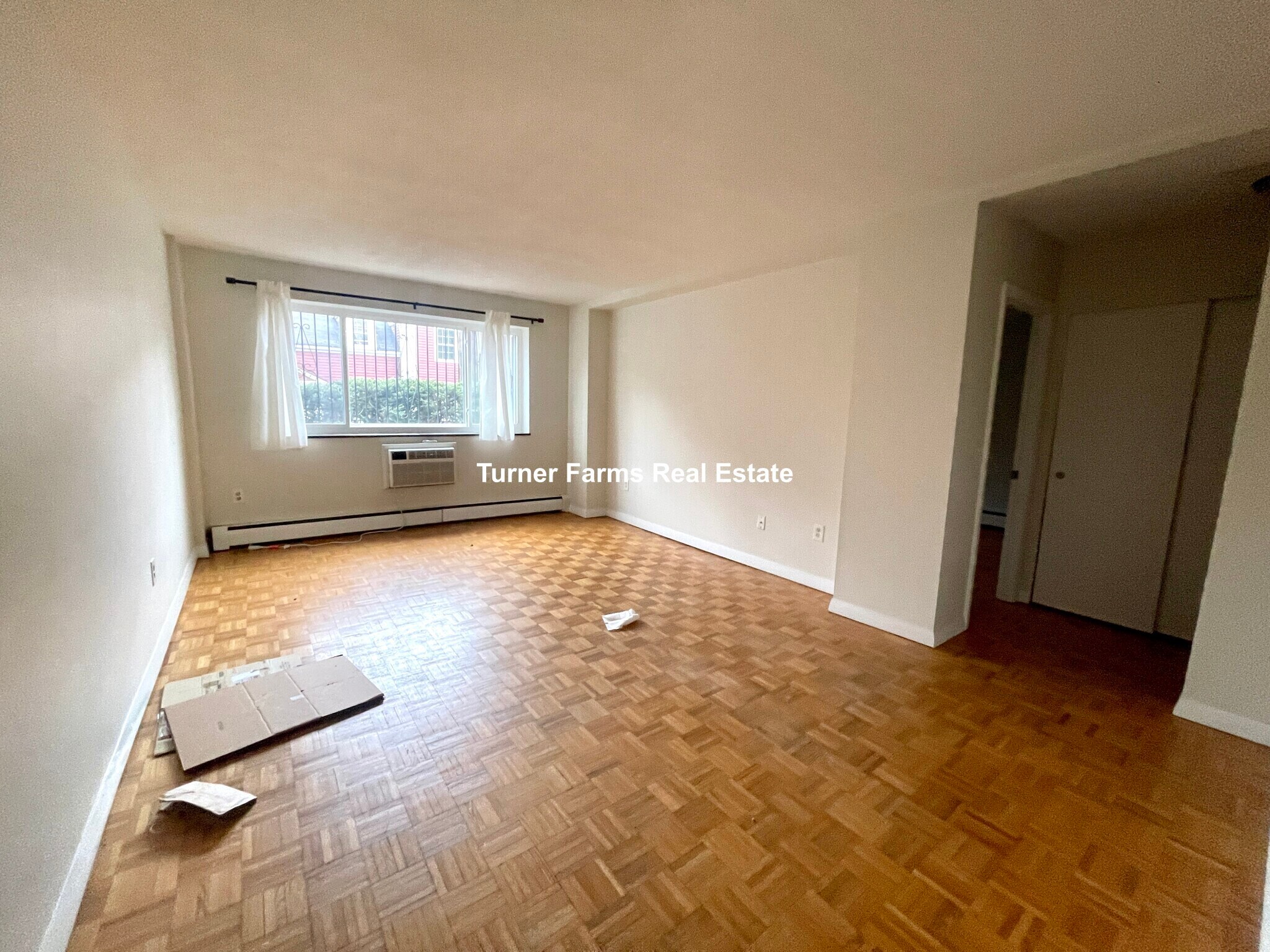 Building Photo - 114 Buttonwood St