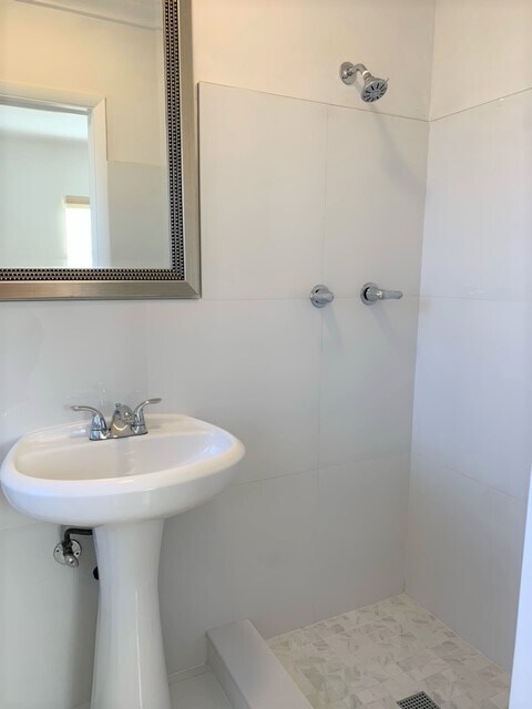 Building Photo - 37 Salamanca Ave