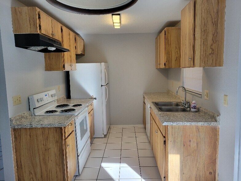 Building Photo - 14021 Village Terrace Dr