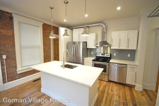 Primary Photo - 3 br, 2.5 bath Apartment - 636 City Park